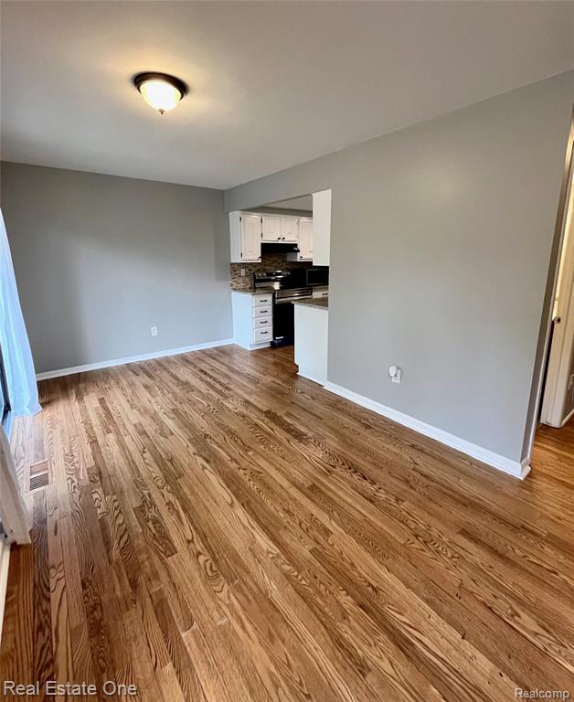 1403 Oakbrook Rochester Hills, Unit 93 Rochester, MI 48307 - Photo 3 of 20