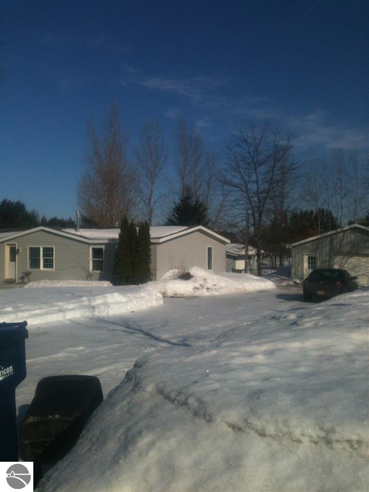 3033 Bowerman Road Kingsley, MI 49649 - Photo 4 of 15 1781115-3.JPG