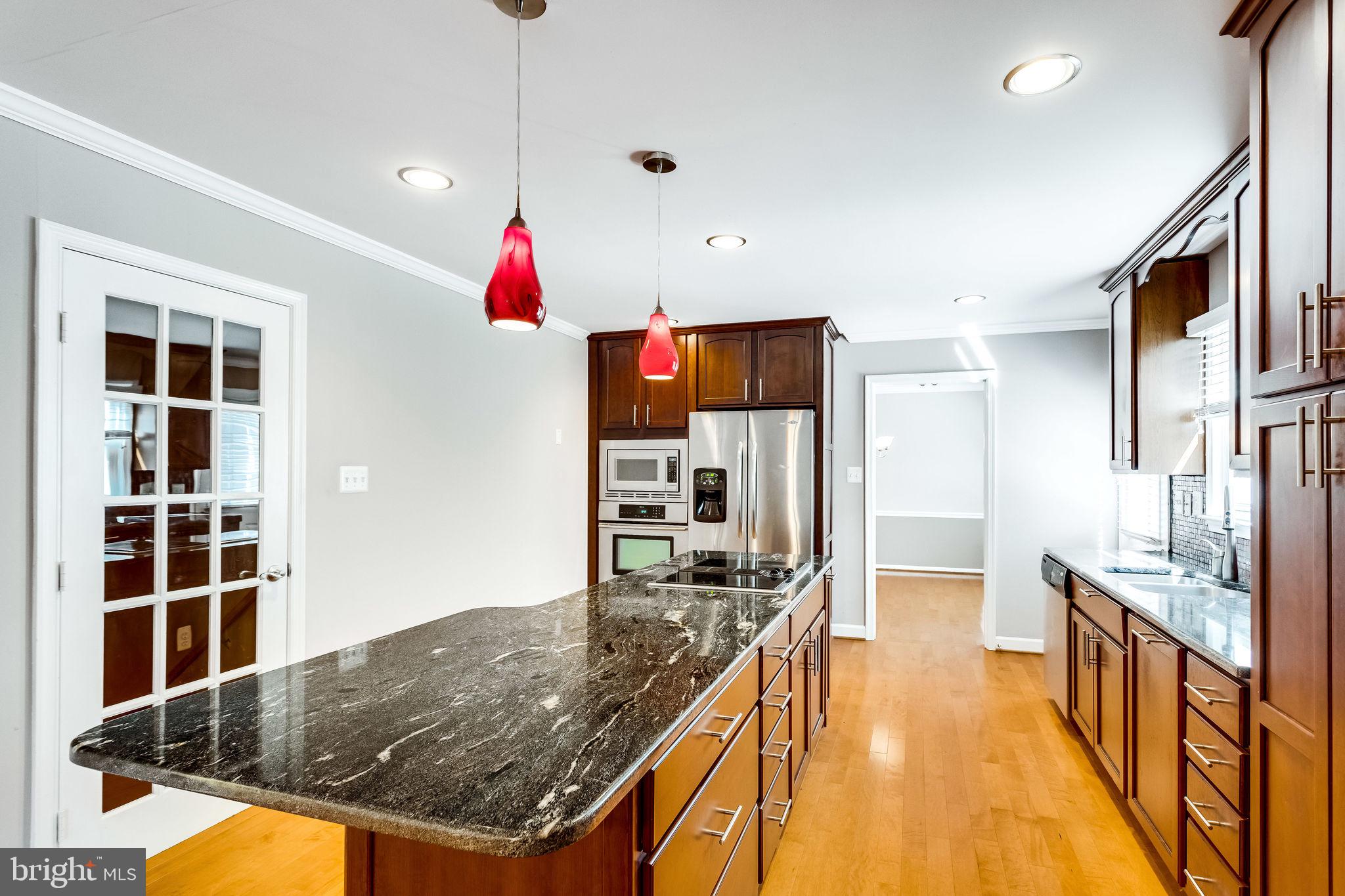 3031 Hunt Road Oakton, VA 22124 - Photo 13 of 39 Gallery Image 13