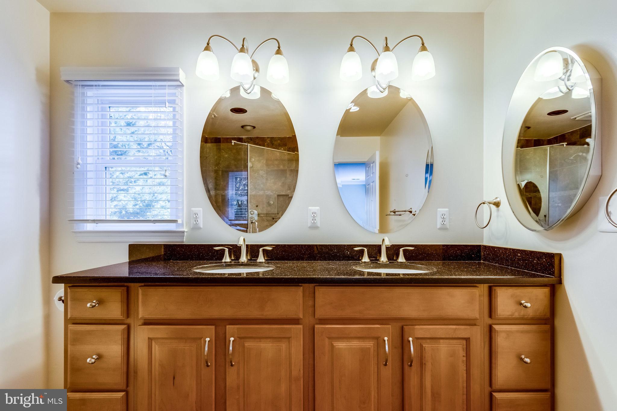 3031 Hunt Road Oakton, VA 22124 - Photo 16 of 39 Gallery Image 16