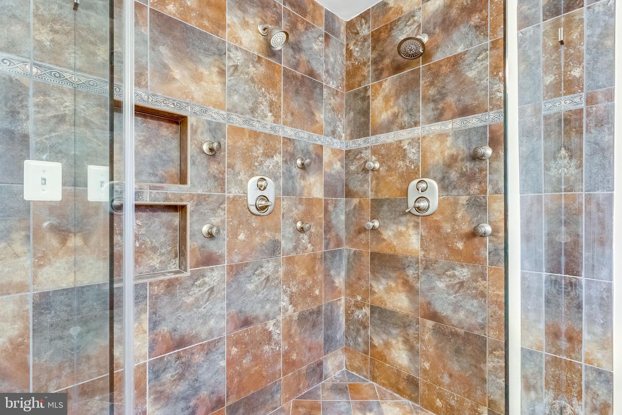 3031 Hunt Road Oakton, VA 22124 - Photo 17 of 39 Gallery Image 17