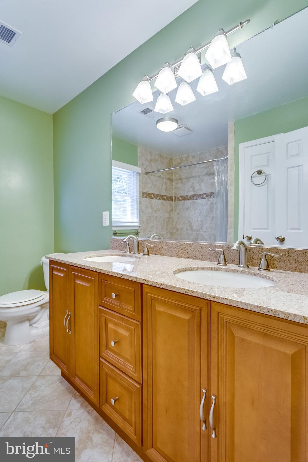3031 Hunt Road Oakton, VA 22124 - Photo 19 of 39 Gallery Image 19