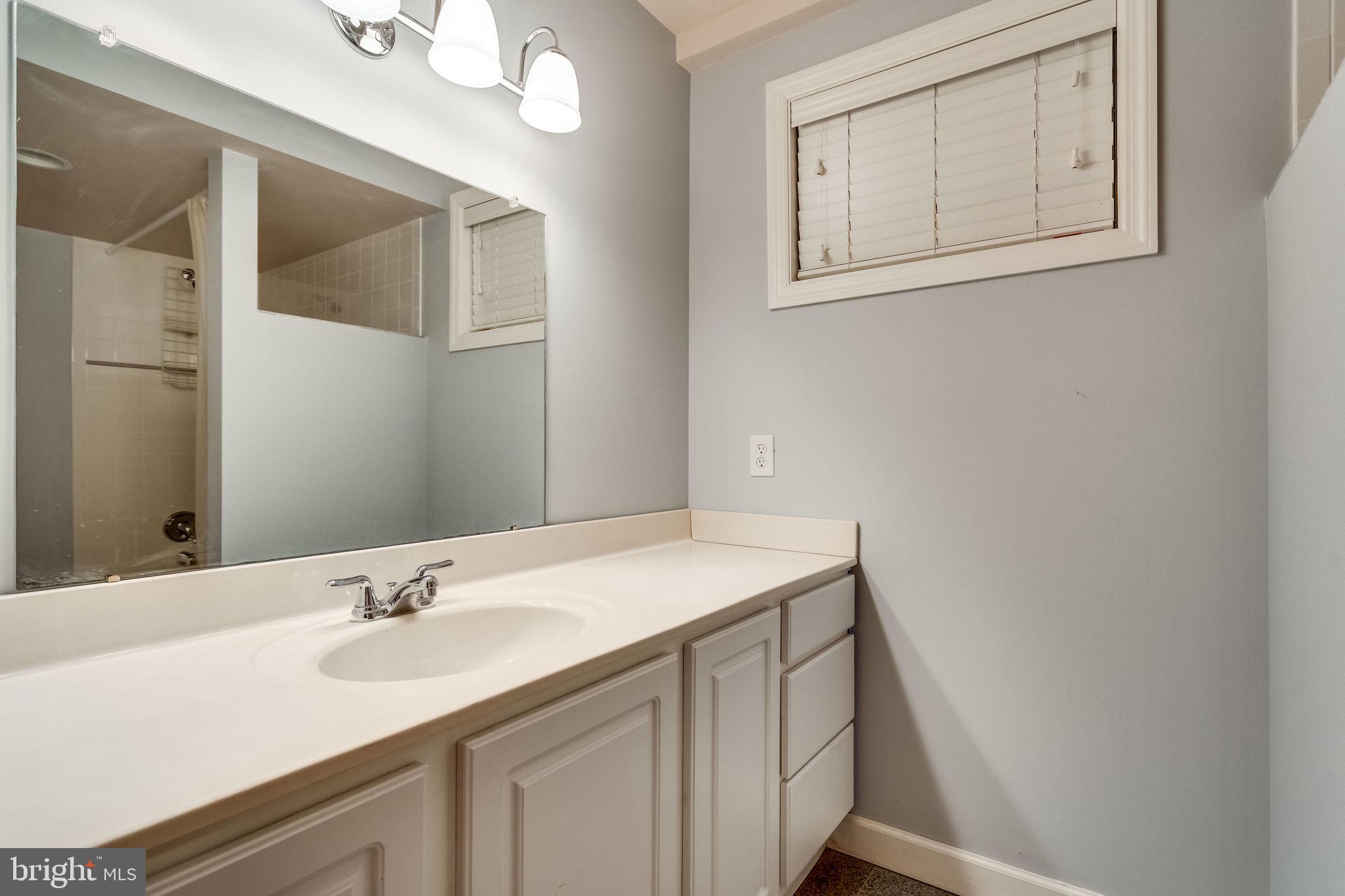 3031 Hunt Road Oakton, VA 22124 - Photo 28 of 39 Gallery Image 28