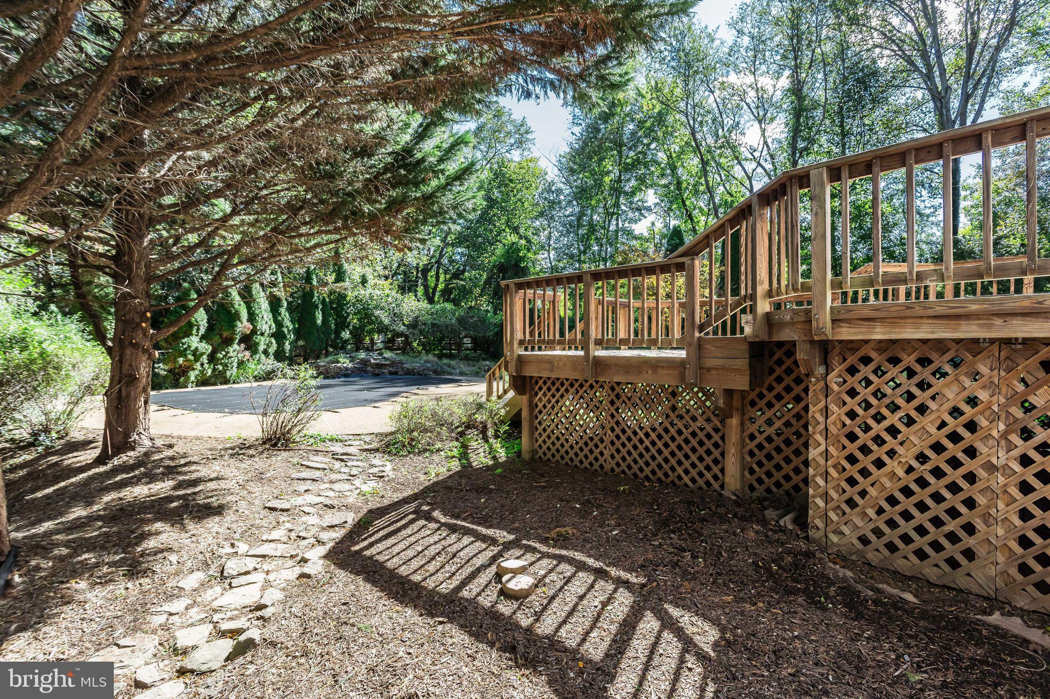 3031 Hunt Road Oakton, VA 22124 - Photo 32 of 39 Gallery Image 32