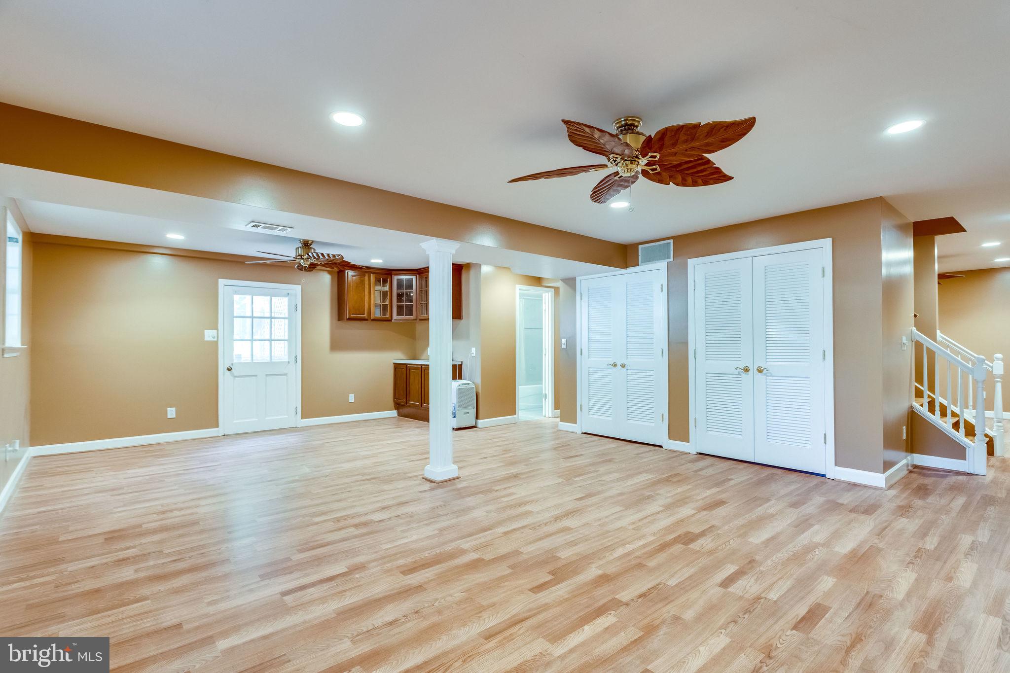 3031 Hunt Road Oakton, VA 22124 - Photo 9 of 39 Gallery Image 9
