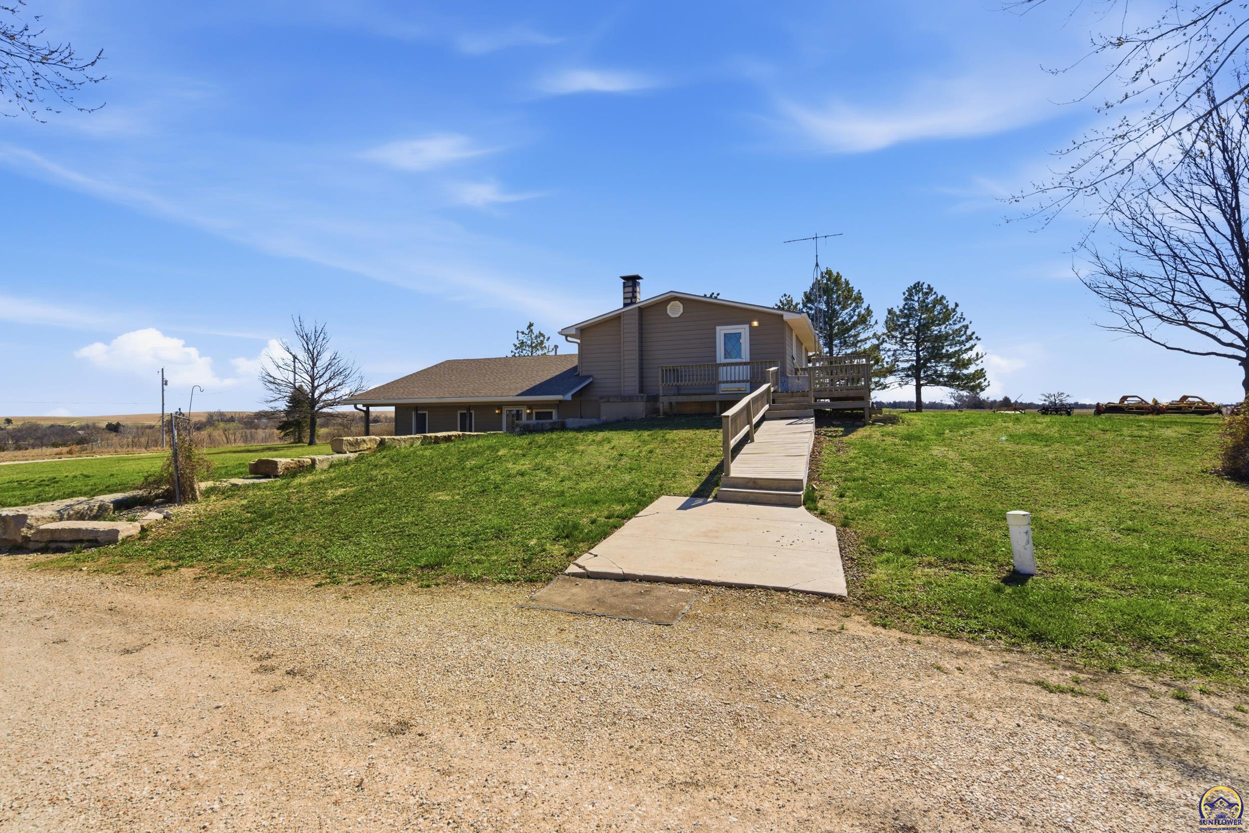 1135 Southwest West Union Road Topeka, KS 66615 - Photo 2 of 48 Gallery Image 2