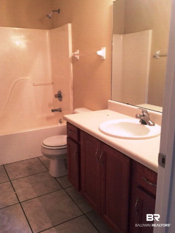 12250 Moon Glow Street Foley, AL 36535 - Photo 9 of 11 Bath