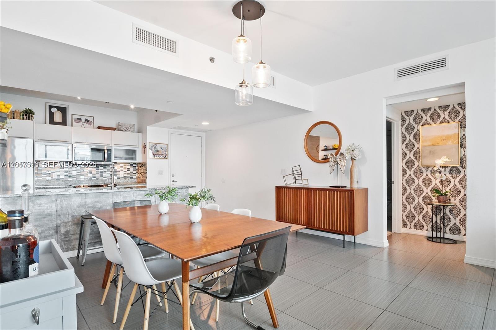 951 Brickell Avenue, Unit 3207 Miami, FL 33131 - Photo 11 of 18