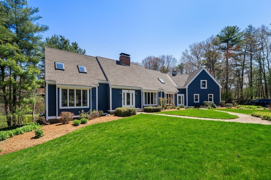 19 Devonshire Road Middleton, MA 01949 - Photo 3 of 42