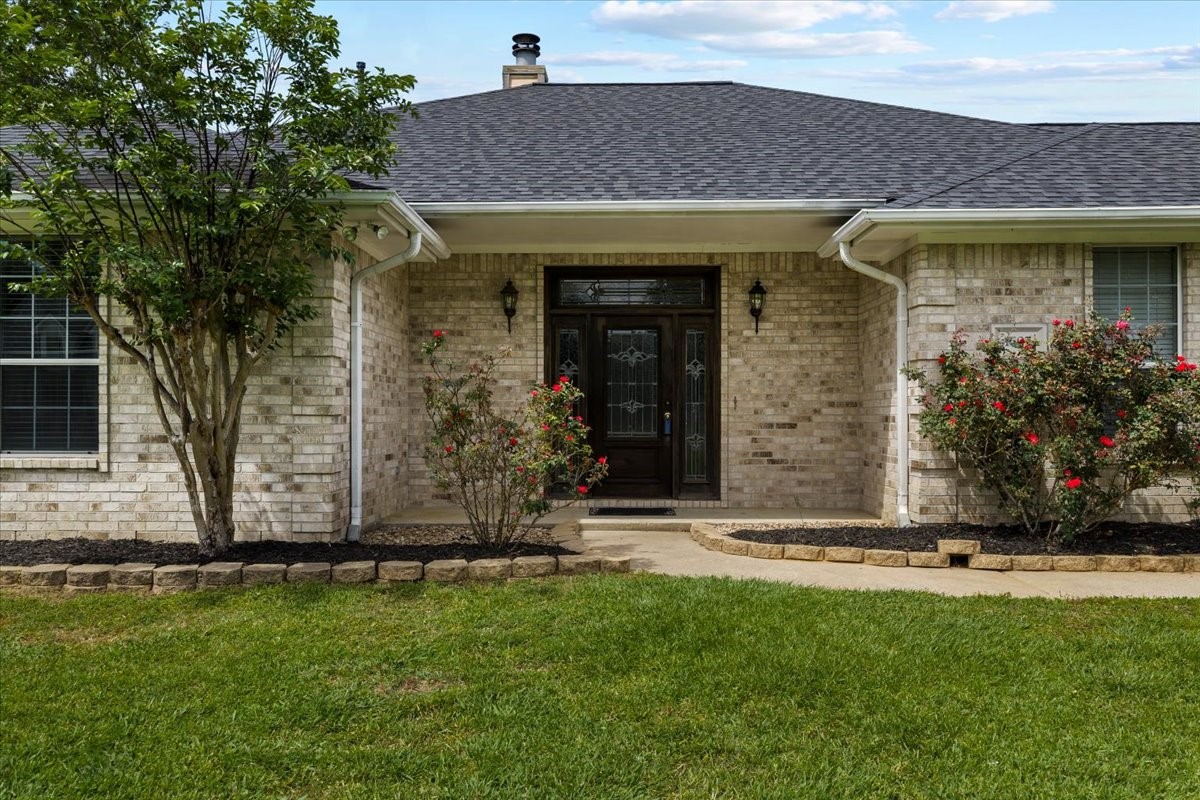1607 Delta Lane Baytown, TX 77523 - Photo 2 of 48