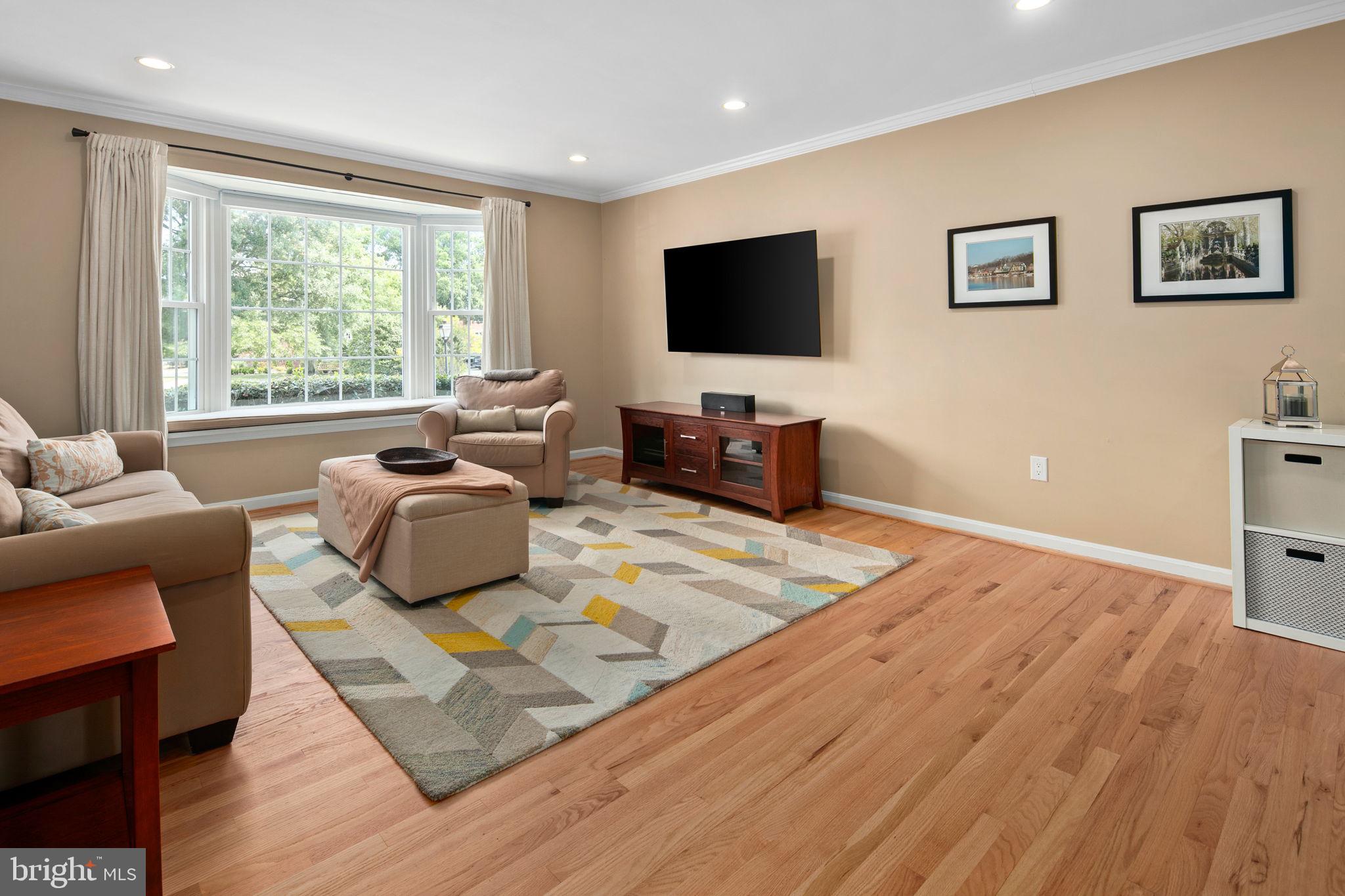 6332 Golf Course Square Alexandria, VA 22307 - Photo 3 of 63