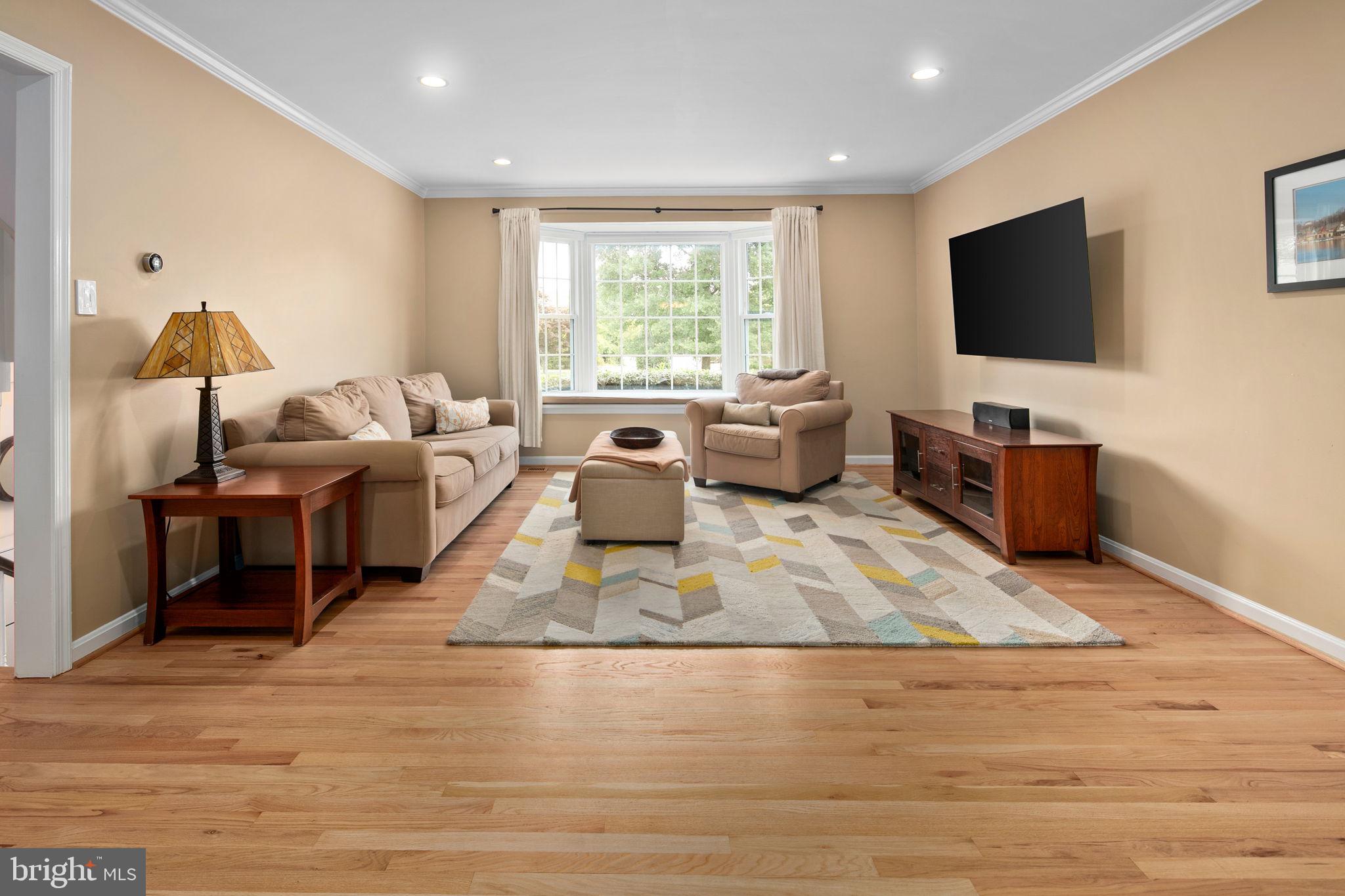 6332 Golf Course Square Alexandria, VA 22307 - Photo 5 of 63