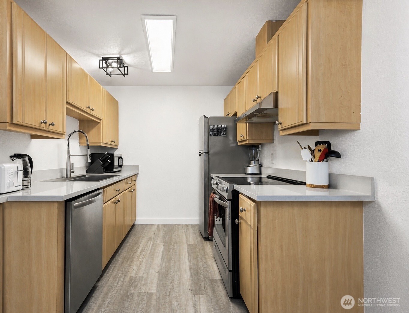 8747 Phinney Avenue North, Unit 7 Seattle, WA 98103 - Photo 6 of 15