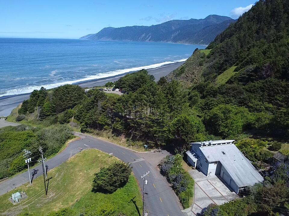 865 Beach Road Whitethorn, CA 95589 - Photo 1 of 60