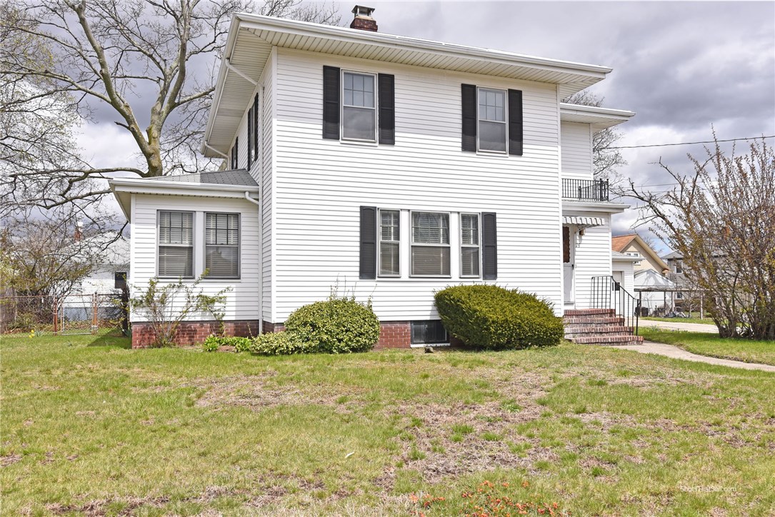 14 Brandon Road Cranston, RI 02910 - Photo 2 of 26