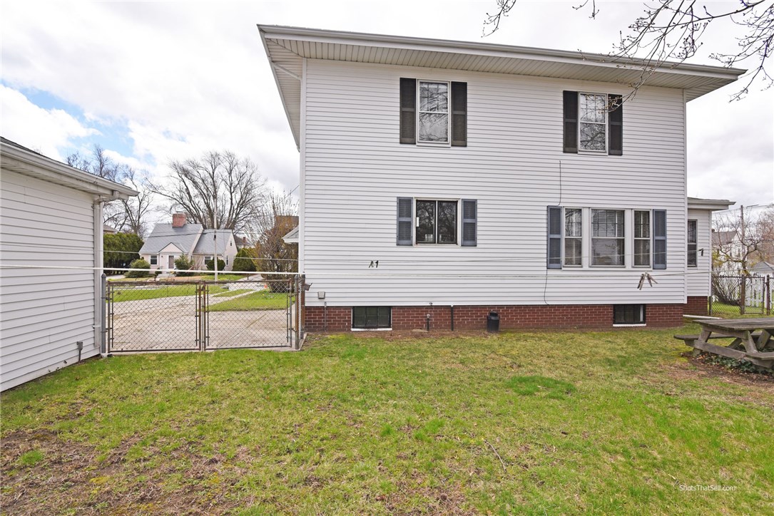 14 Brandon Road Cranston, RI 02910 - Photo 3 of 26