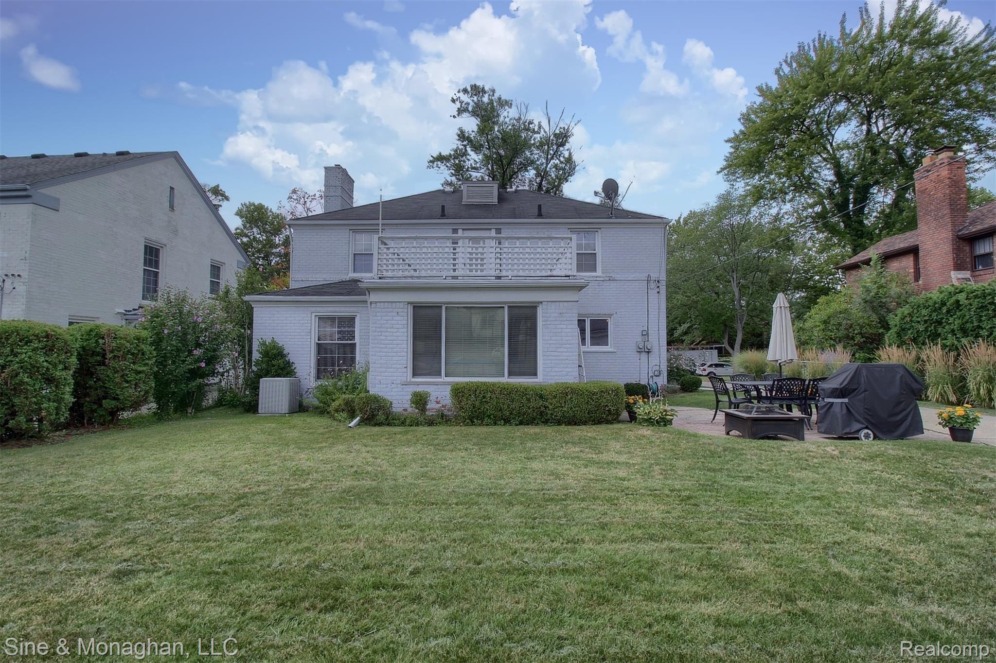 1354 Whittier Road Grosse Pointe, MI 48230 - Photo 35 of 40 39-Rear.jpg