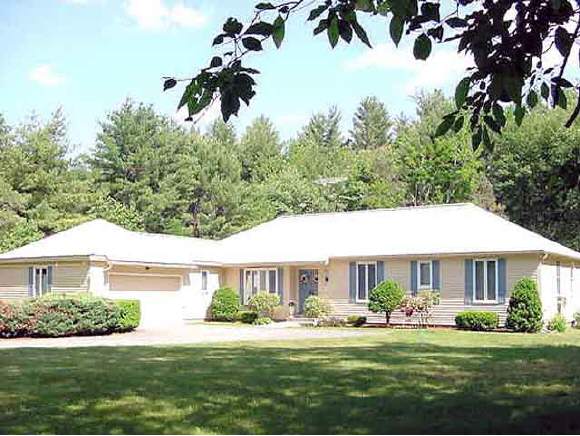 55 Old Manchester Road Amherst, NH 03031 - Photo 1 of 5