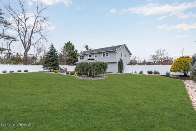 $745,000 | 8 Kilmer Drive, Manalapan, NJ 07726