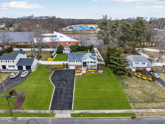 $745,000 | 8 Kilmer Drive, Manalapan, NJ 07726