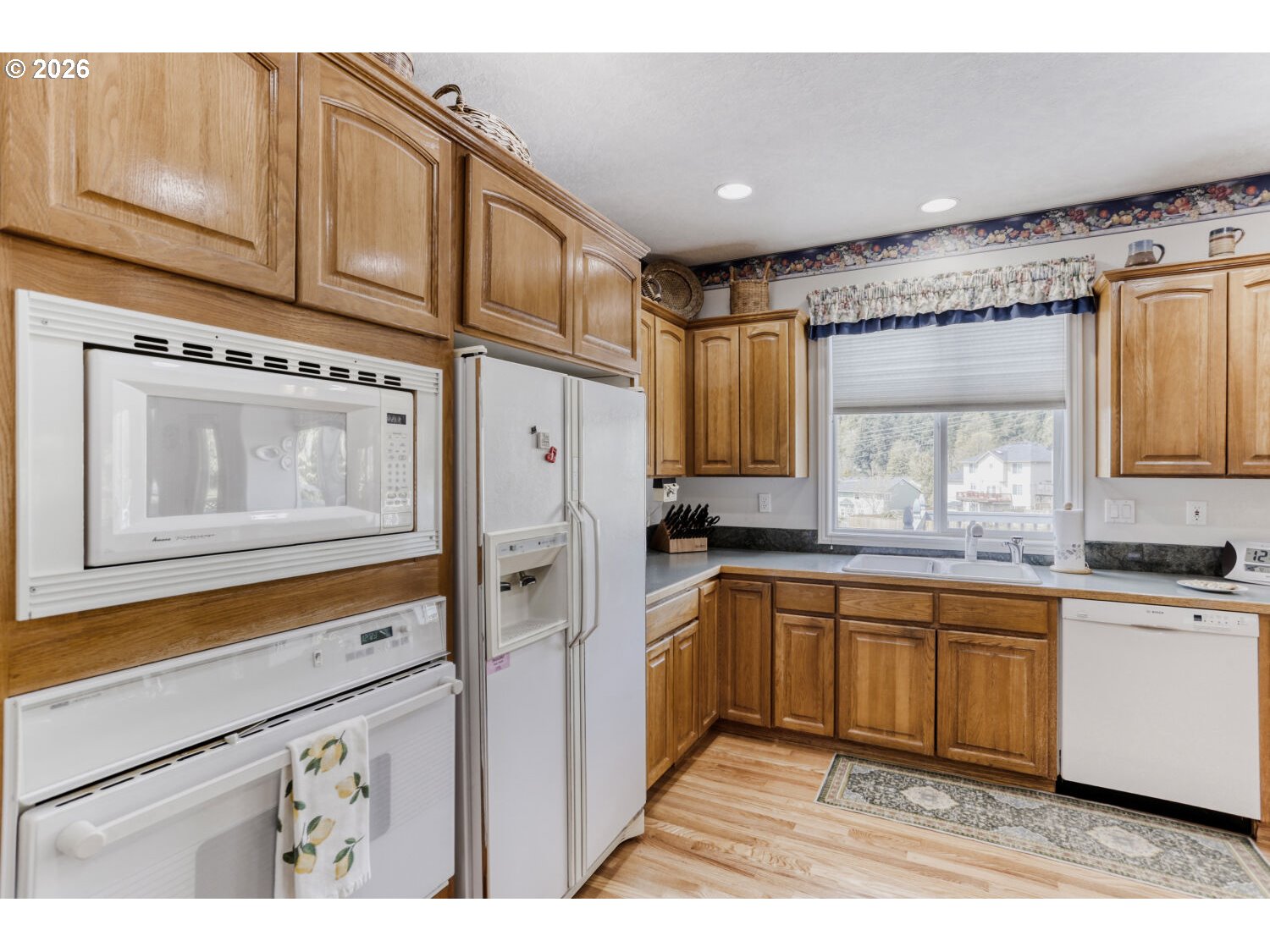 2357 Southwest Linneman Drive Gresham, OR 97080 - Photo 10 of 47