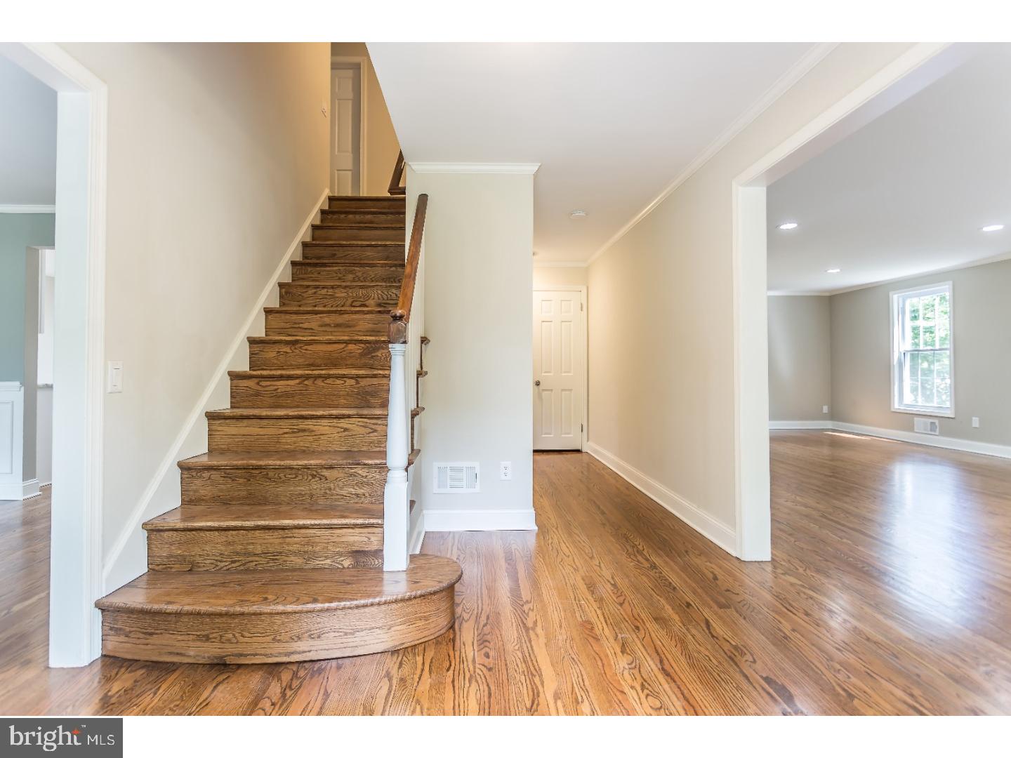 845 Milmar Road Newtown Square, PA 19073 - Photo 4 of 23 Foyer