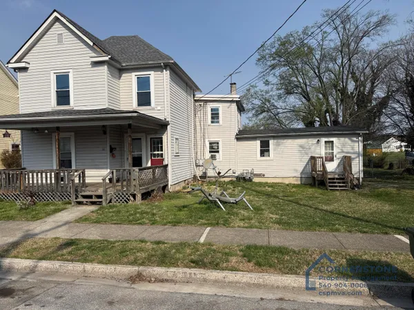 $1,200 | 814 Tennessee Street, Salem, VA 24153