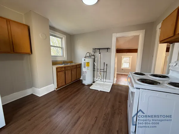 $1,200 | 814 Tennessee Street, Salem, VA 24153