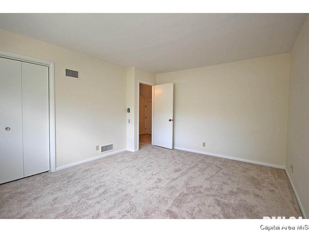127 Golf Road Springfield, IL 62704 - Photo 14 of 36