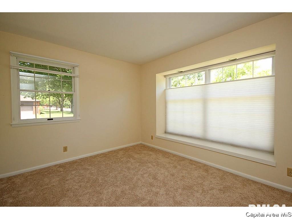 127 Golf Road Springfield, IL 62704 - Photo 19 of 36