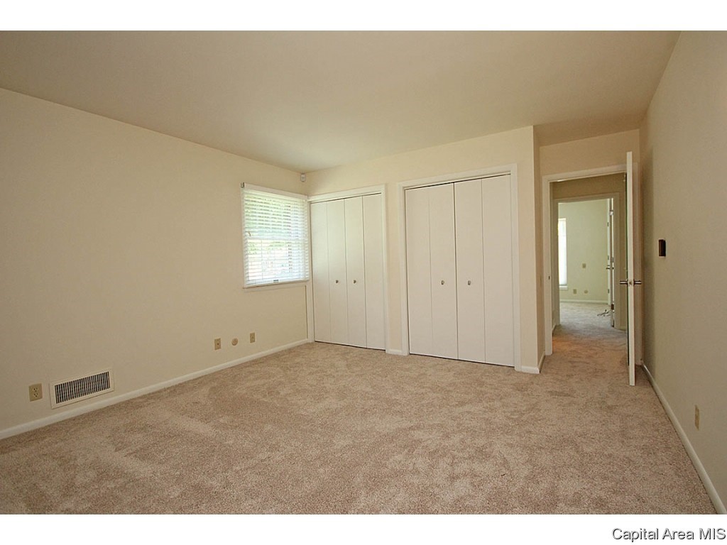 127 Golf Road Springfield, IL 62704 - Photo 22 of 36