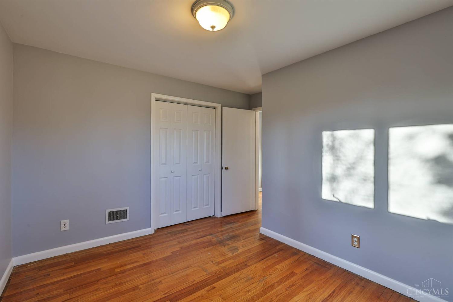 8090 Hopewell Road Montgomery, OH 45242 - Photo 20 of 33