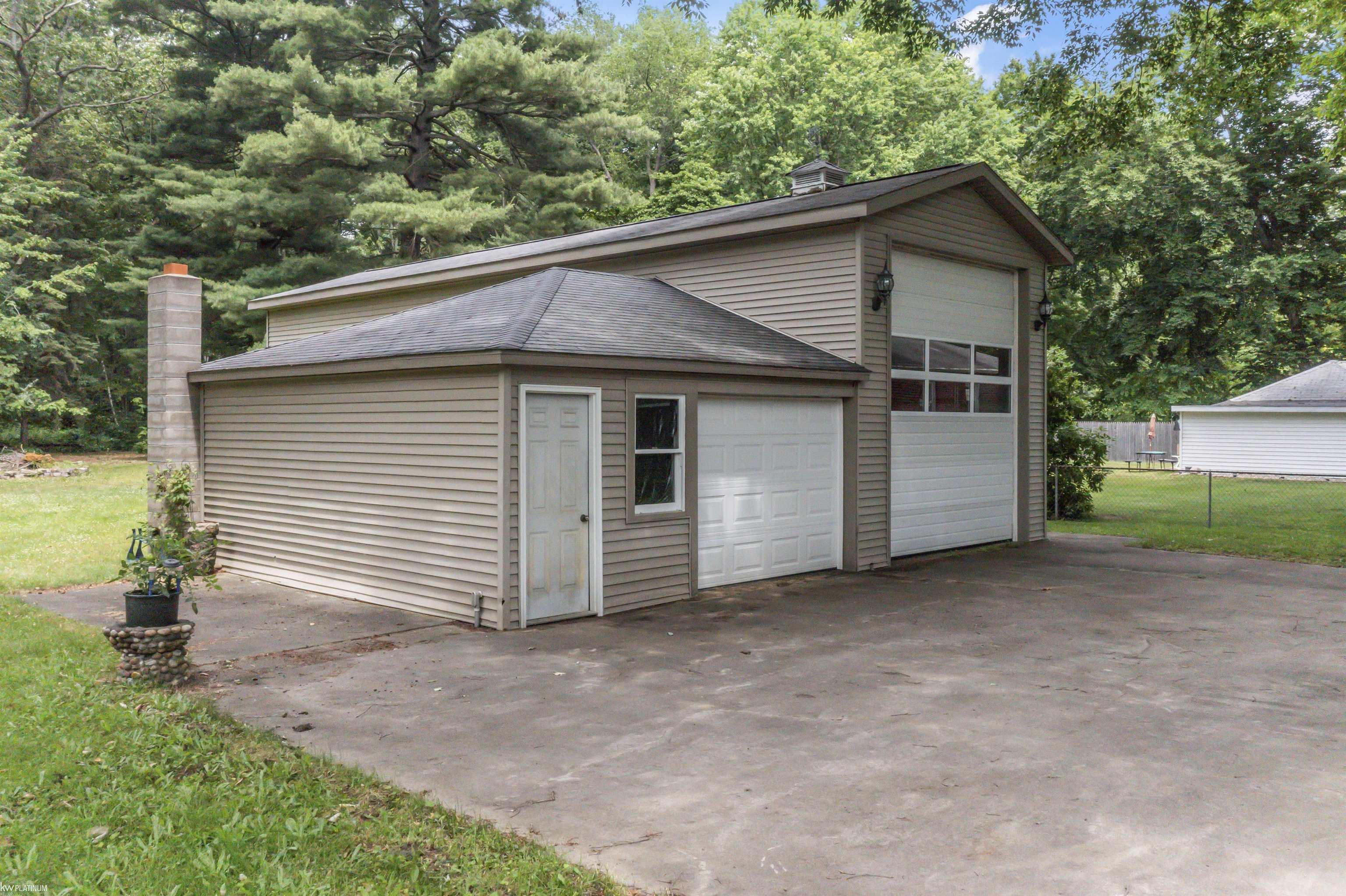 3144 Simpson Road Fort Gratiot, MI 48059 - Photo 16 of 22 50146083-873db272-79d3-4d95-87ab-0fd9990e7217.JPG