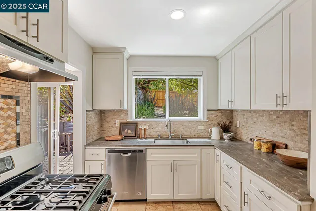 $1,230,000 | 183 Camino Pablo, Orinda, CA 94563