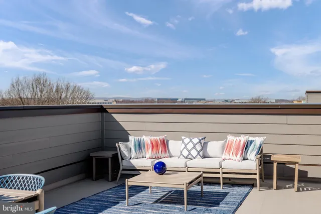 $649,990 | 2167 Glacier Road, Herndon, VA 20170