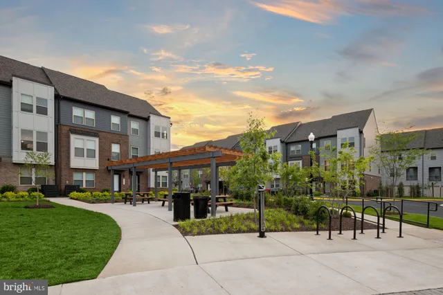 $649,990 | 2167 Glacier Road, Herndon, VA 20170