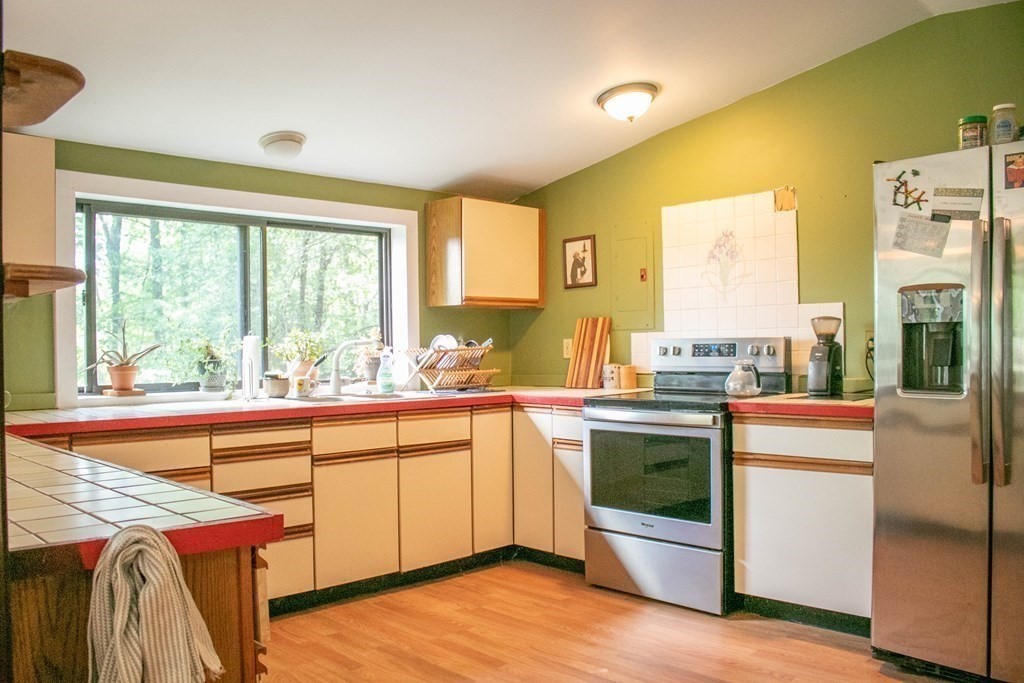 427 Turners Falls Road Montague, MA 01351 - Photo 5 of 28 Gallery Image 5