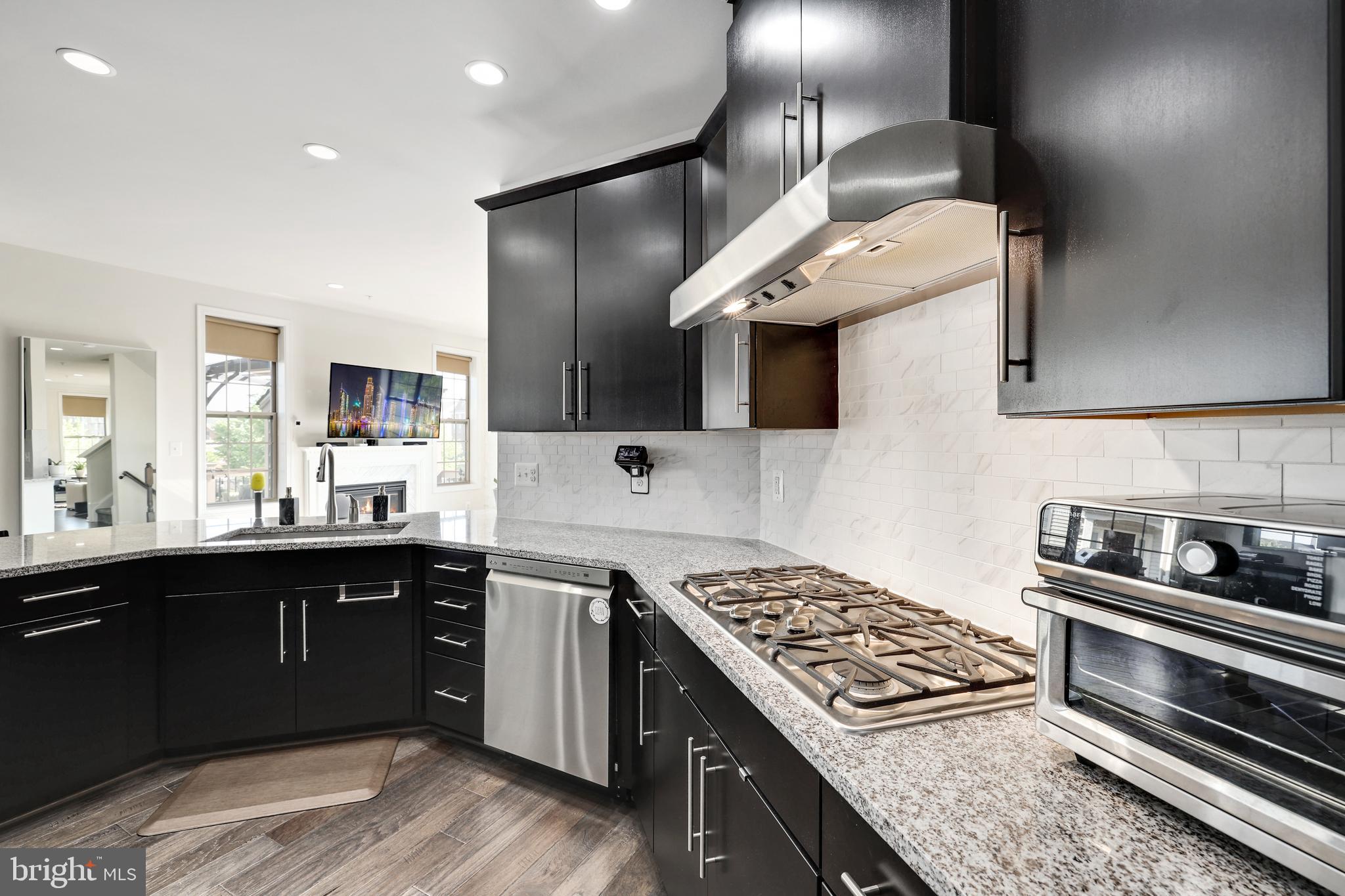 22635 Naugatuck Square Ashburn, VA 20148 - Photo 8 of 46