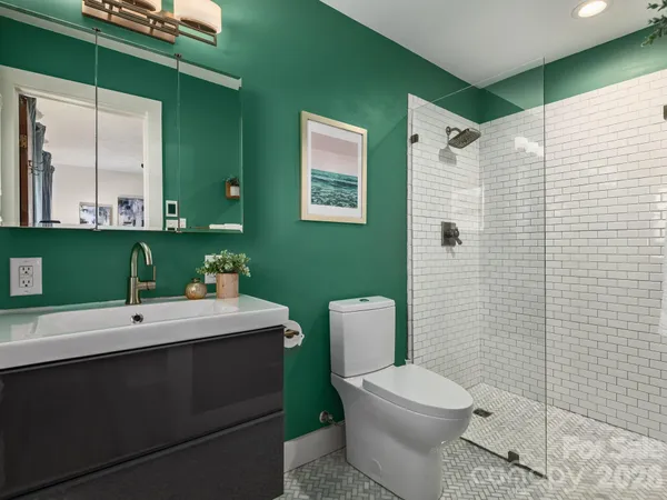 $589,000 | 8 Fernlawn Road, Asheville, NC 28805