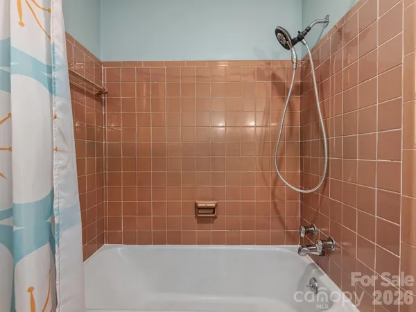 $589,000 | 8 Fernlawn Road, Asheville, NC 28805