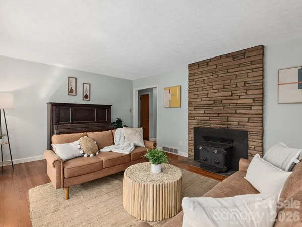 $589,000 | 8 Fernlawn Road, Asheville, NC 28805