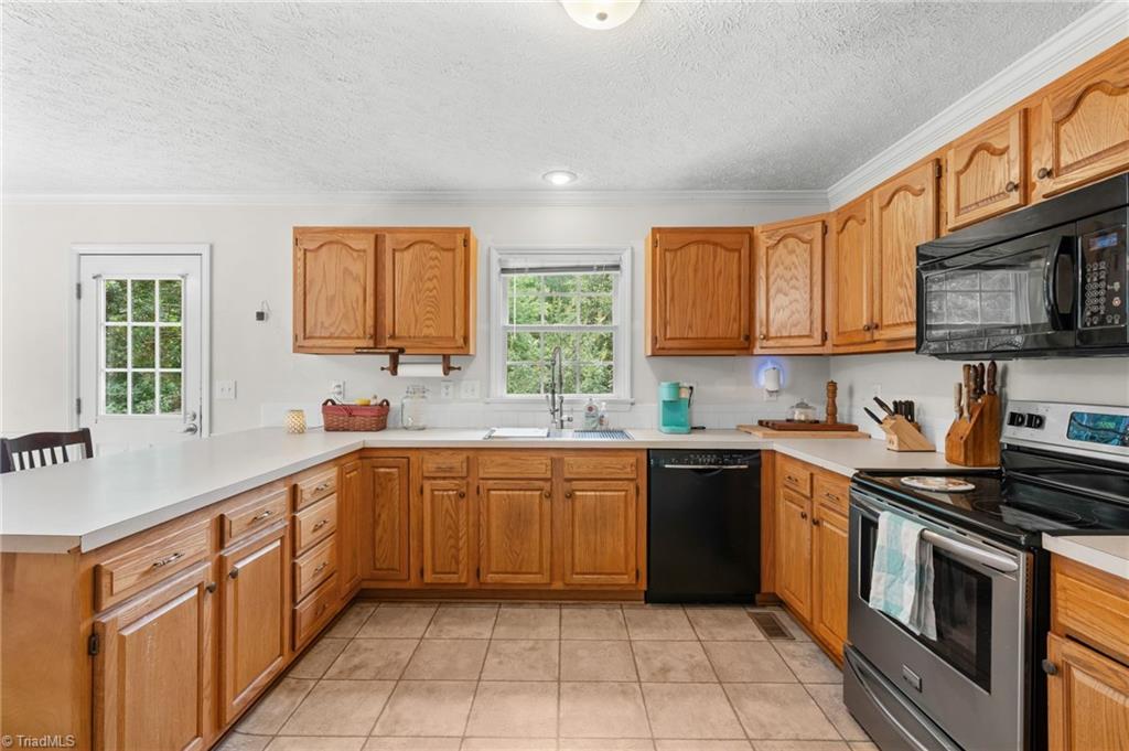 1085 Woodbury Road King, NC 27021 - Photo 11 of 34