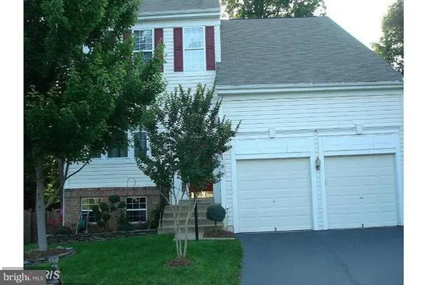 $3,650 | 5106 Higgins Drive, Dumfries, VA 22025