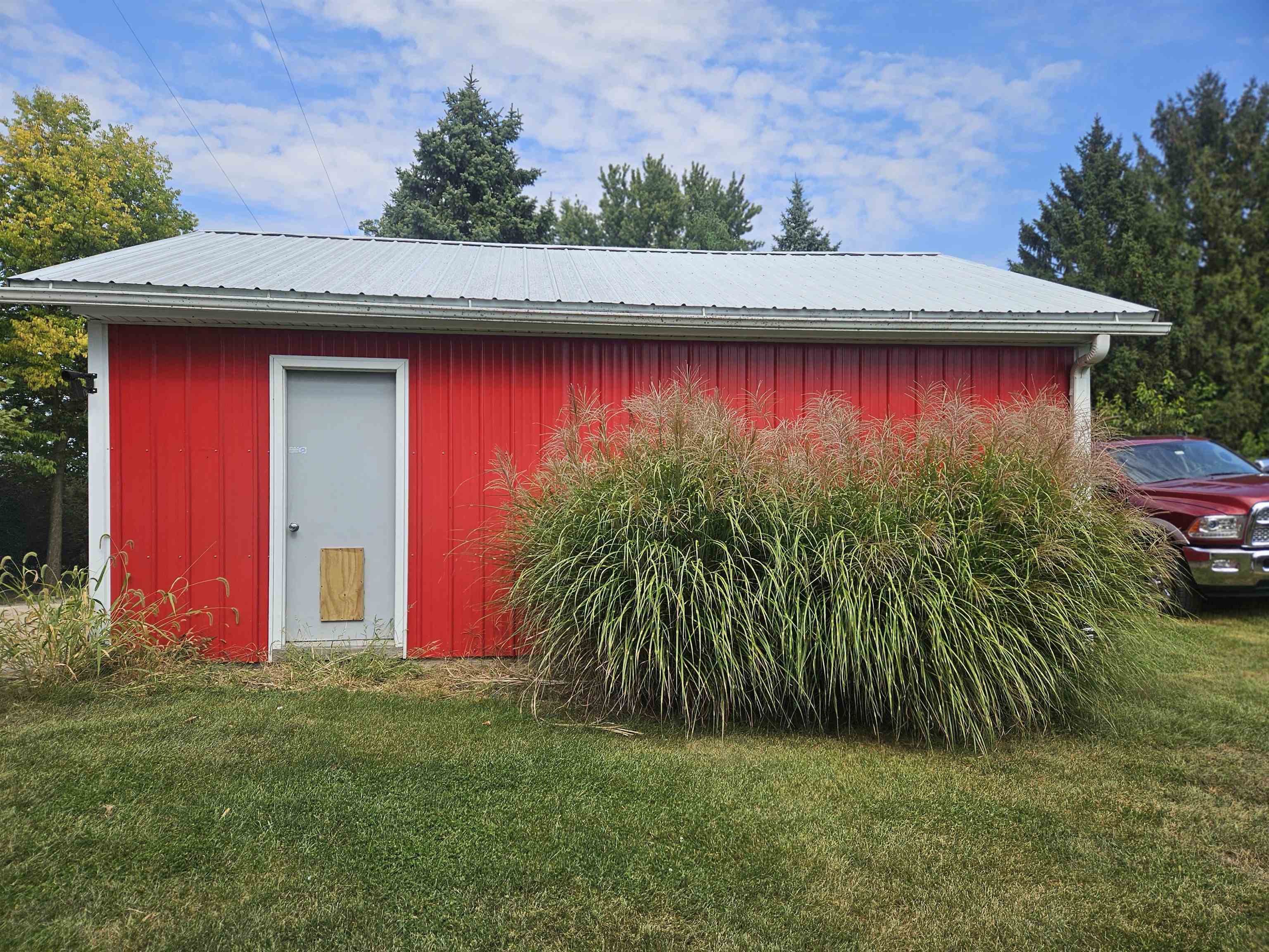 1851 West Winneshiek Road Freeport, IL 61032 - Photo 37 of 41 a view of backyard with green space