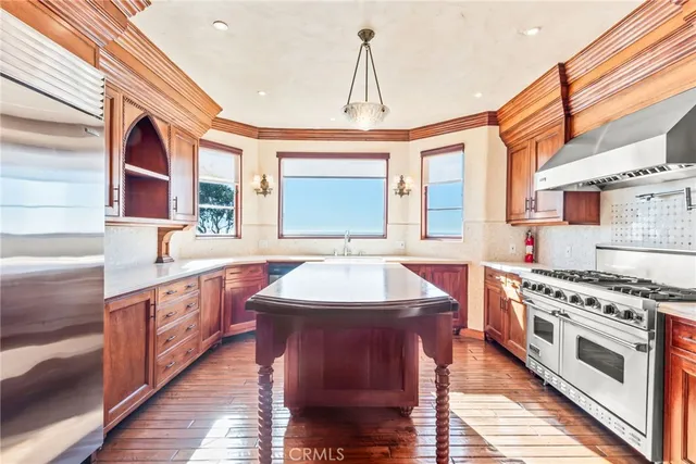 $18,000 | 17501 Castellammare Drive, Pacific Palisades, CA 90272