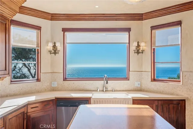 $18,000 | 17501 Castellammare Drive, Pacific Palisades, CA 90272