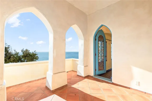 $18,000 | 17501 Castellammare Drive, Pacific Palisades, CA 90272