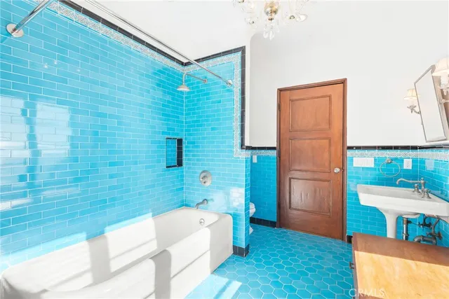 $18,000 | 17501 Castellammare Drive, Pacific Palisades, CA 90272