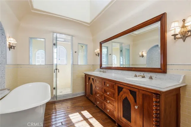 $18,000 | 17501 Castellammare Drive, Pacific Palisades, CA 90272