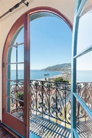 $18,000 | 17501 Castellammare Drive, Pacific Palisades, CA 90272